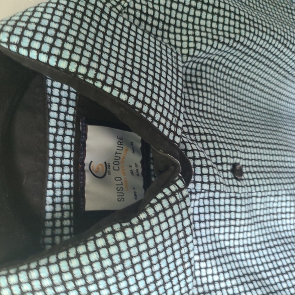 Button down - Picture 4 of 4